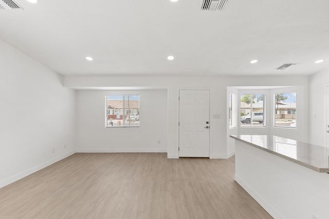 6825 N 81st Lane, Glendale, AZ 85303