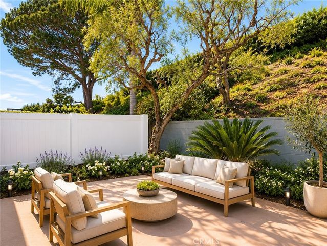 28518 Cedarbluff, Rancho Palos Verdes, CA 90275
