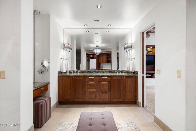 6711 E CAMELBACK Road 3, Scottsdale, AZ 85251