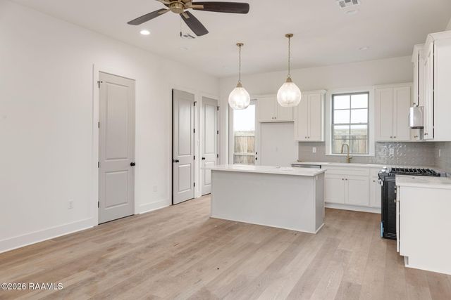 315 Sandstone Avenue 101, Scott, LA 70583