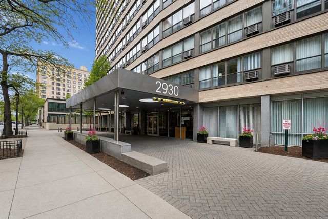 2930 N SHERIDAN Road 2106, Chicago, IL 60657