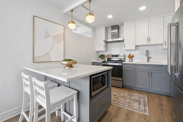 2930 N SHERIDAN Road 2106, Chicago, IL 60657