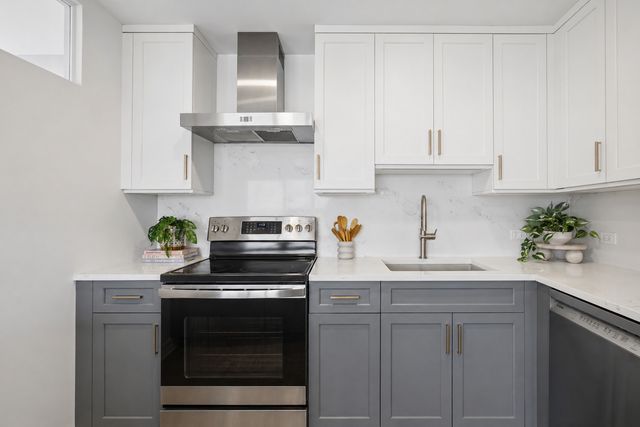 2930 N SHERIDAN Road 2106, Chicago, IL 60657
