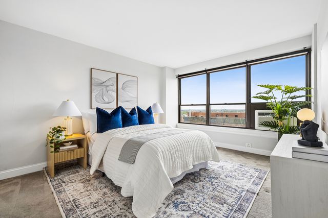 2930 N SHERIDAN Road 2106, Chicago, IL 60657