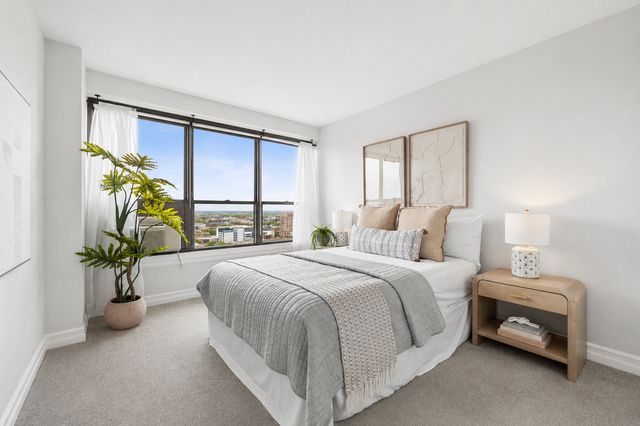 2930 N SHERIDAN Road 2106, Chicago, IL 60657