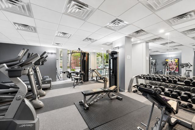 2930 N SHERIDAN Road 2106, Chicago, IL 60657
