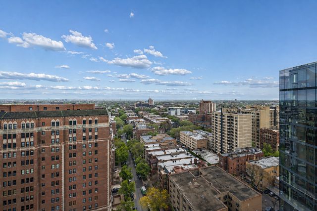 2930 N SHERIDAN Road 2106, Chicago, IL 60657