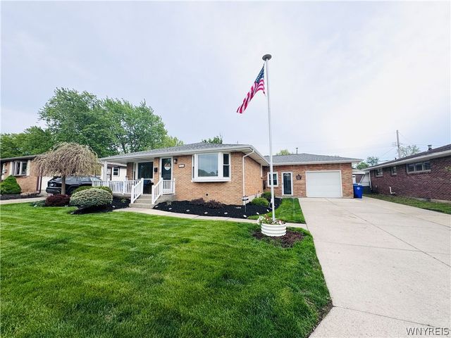 49 Marilyn Drive, West Seneca, NY 14224