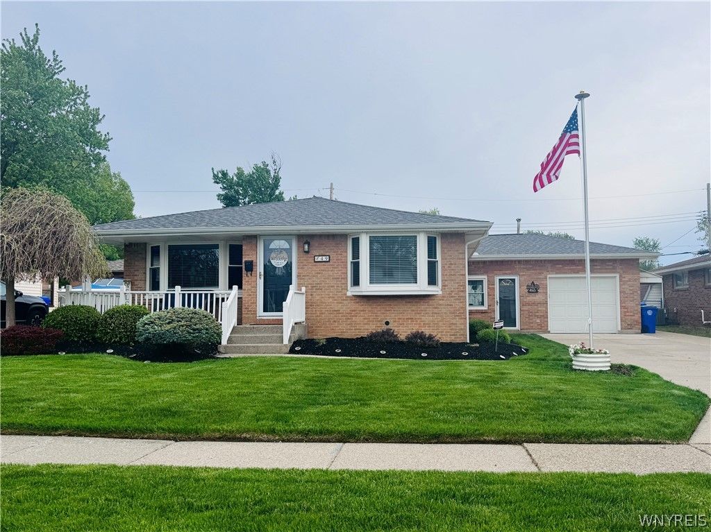 49 Marilyn Drive, West Seneca, NY 14224