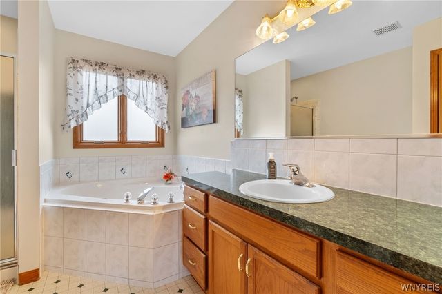 4620 Thornwood Court, Hamburg, NY 14075