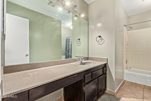 501 E TOPEKA Drive, Phoenix, AZ 85024