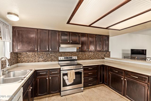 501 E TOPEKA Drive, Phoenix, AZ 85024