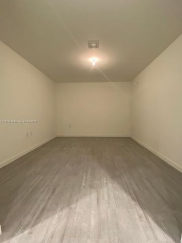 1000 Brickell Plz 3207, Miami, FL 33131