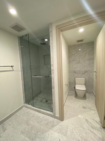 1000 Brickell Plz 3207, Miami, FL 33131