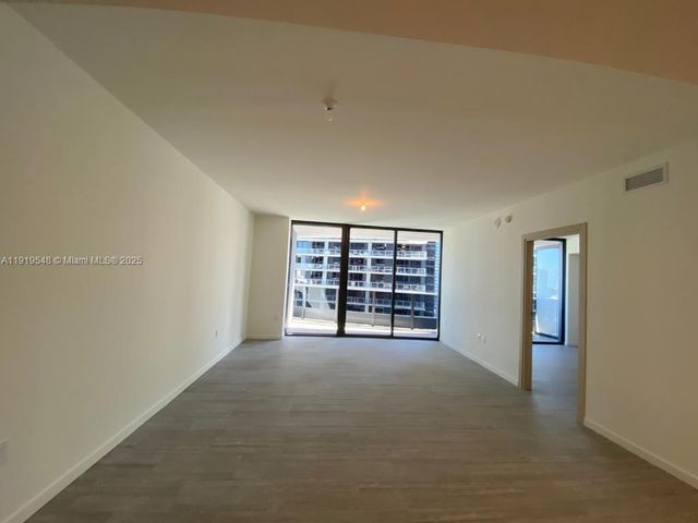 1000 Brickell Plz 3207, Miami, FL 33131