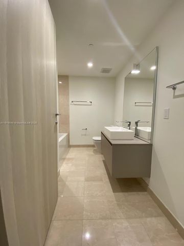 1000 Brickell Plz 3207, Miami, FL 33131