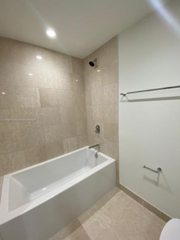 1000 Brickell Plz 3207, Miami, FL 33131