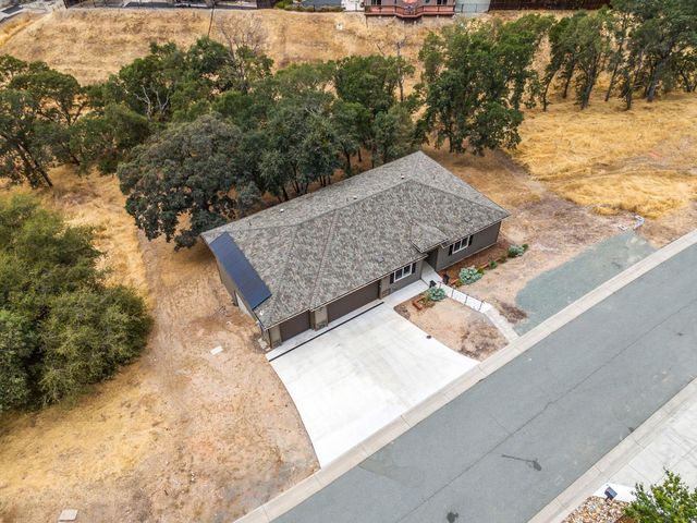 488 Woodgate Rd, Valley Springs, CA 95252