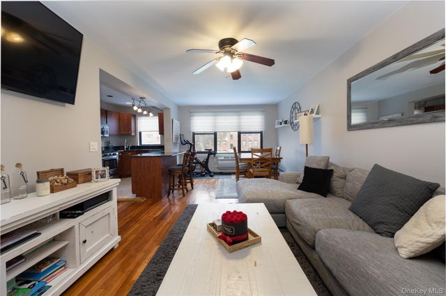 1 Jefferson Avenue A5, Rockville Centre, NY 11570