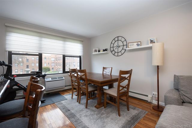 1 Jefferson Avenue A5, Rockville Centre, NY 11570