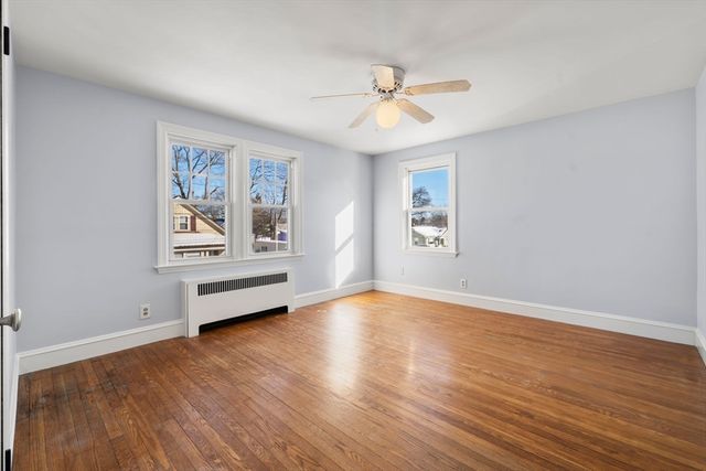 25 Newfield Ave, Warwick, RI 02888