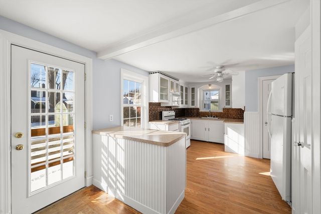 25 Newfield Ave, Warwick, RI 02888