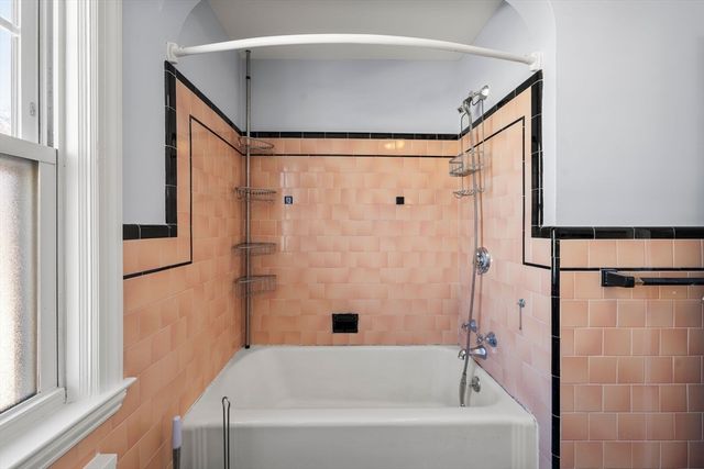 25 Newfield Ave, Warwick, RI 02888