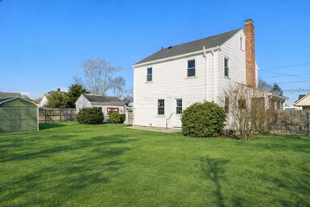 25 Newfield Ave, Warwick, RI 02888