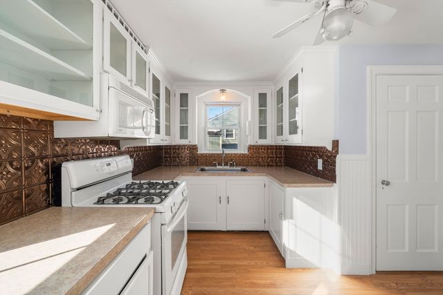 25 Newfield Ave, Warwick, RI 02888