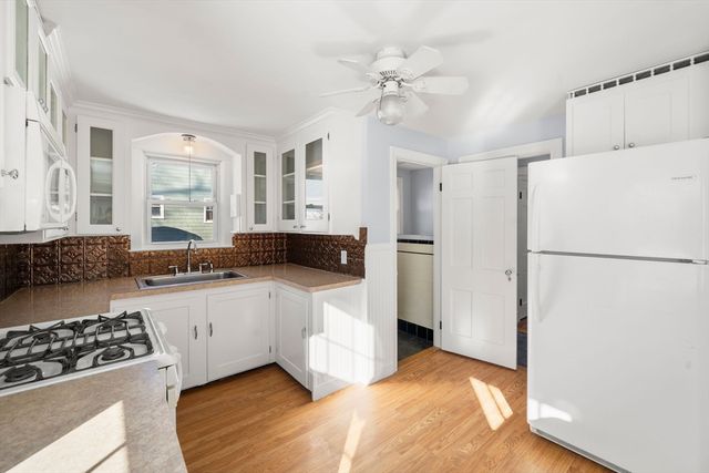 25 Newfield Ave, Warwick, RI 02888