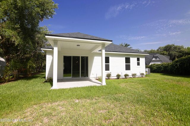 102 ORANGE TREE Road, East Palatka, FL 32131