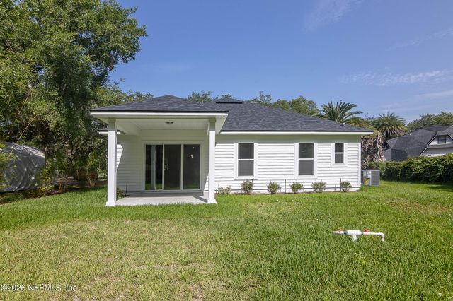 102 ORANGE TREE Road, East Palatka, FL 32131