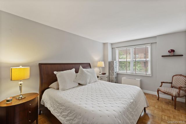 230 Garth Road 7B1, Scarsdale, NY 10583