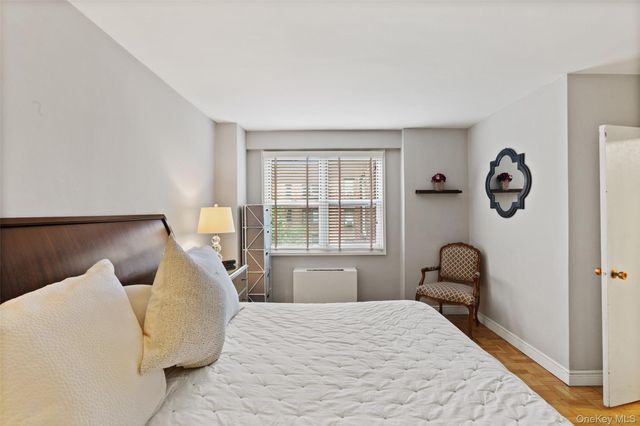 230 Garth Road 7B1, Scarsdale, NY 10583