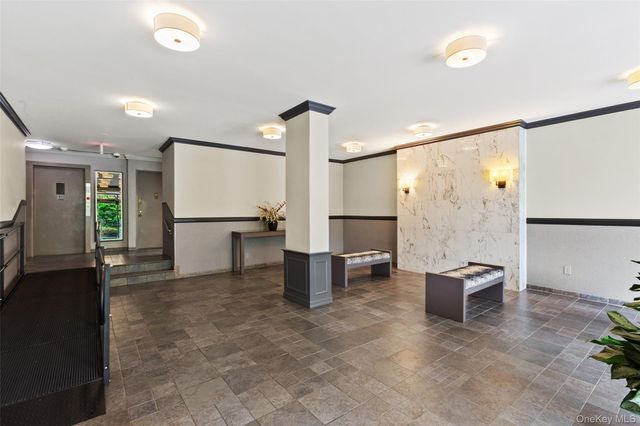 230 Garth Road 7B1, Scarsdale, NY 10583