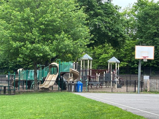 230 Garth Road 7B1, Scarsdale, NY 10583