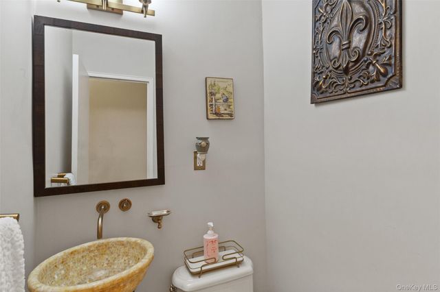 230 Garth Road 7B1, Scarsdale, NY 10583