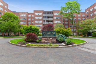 230 Garth Road 7B1, Scarsdale, NY 10583