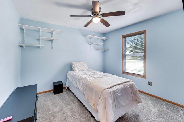 528 Valencia DRIVE, Delavan, WI 53115