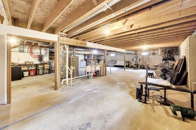 528 Valencia DRIVE, Delavan, WI 53115