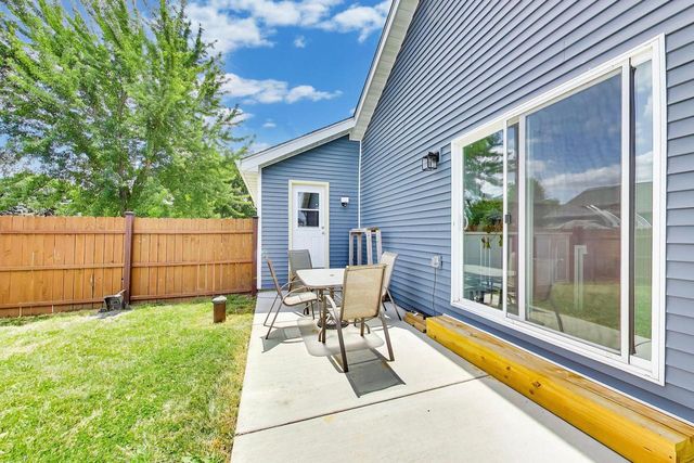 528 Valencia DRIVE, Delavan, WI 53115