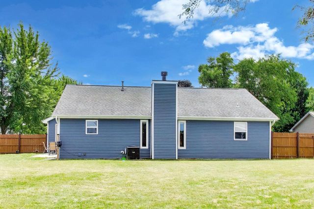 528 Valencia DRIVE, Delavan, WI 53115