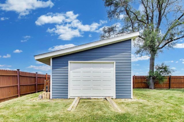 528 Valencia DRIVE, Delavan, WI 53115