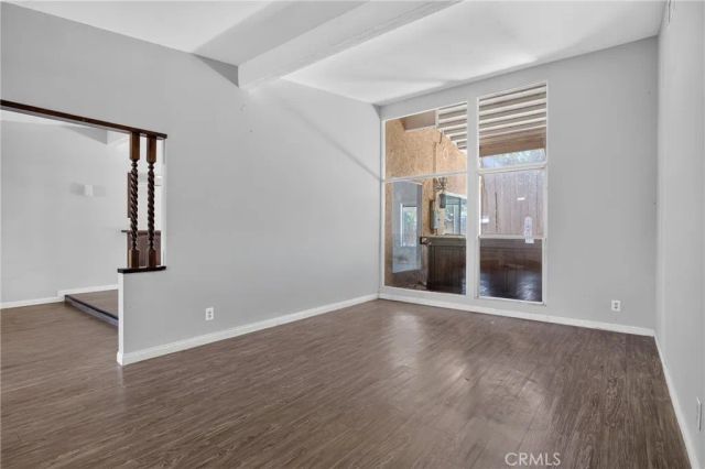 19448 Blythe, Reseda, CA 91335