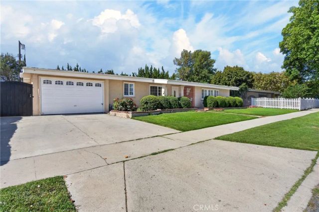 19448 Blythe, Reseda, CA 91335