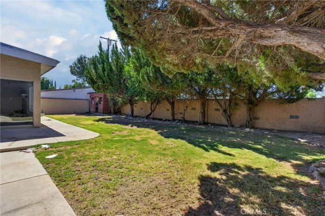 19448 Blythe, Reseda, CA 91335