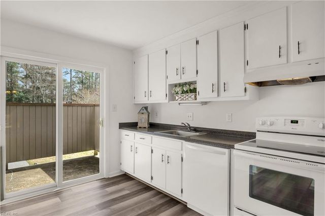 11 Spring W, Williamsburg, VA 23188