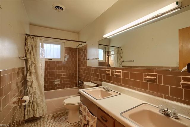 47 Azalea DR, Hampton, VA 23669