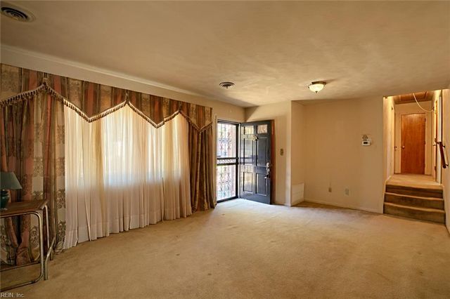 47 Azalea DR, Hampton, VA 23669