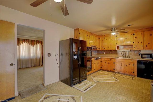 47 Azalea DR, Hampton, VA 23669